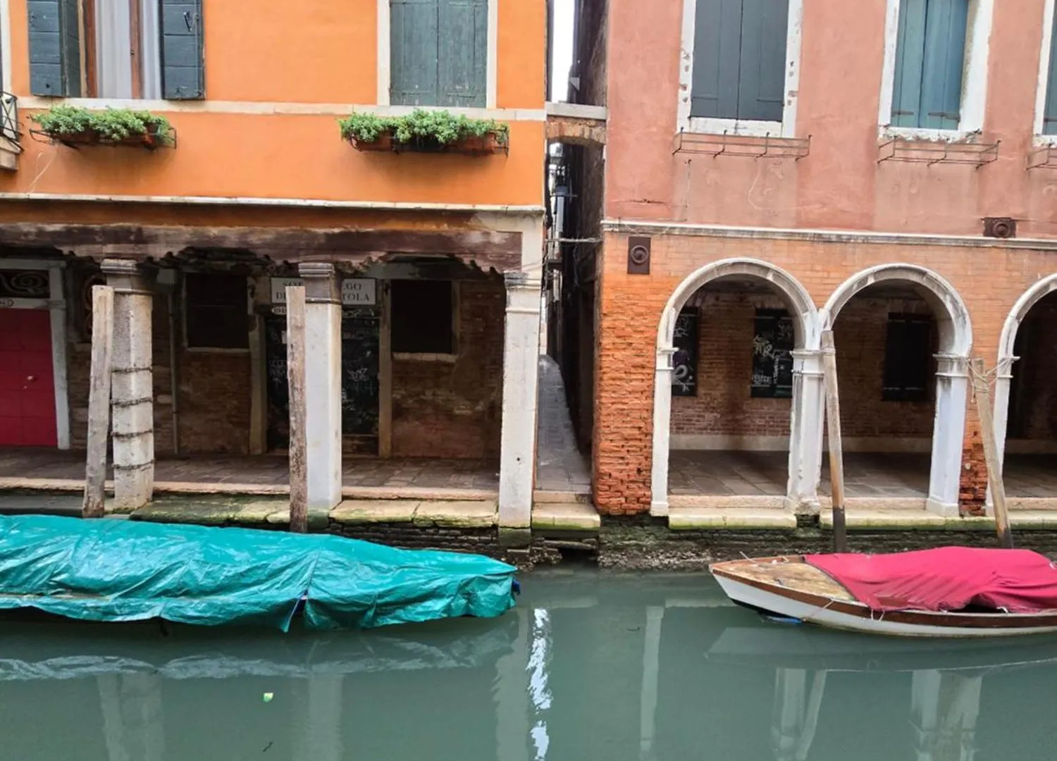 Cozy Studio With Canal View Venedig Italien