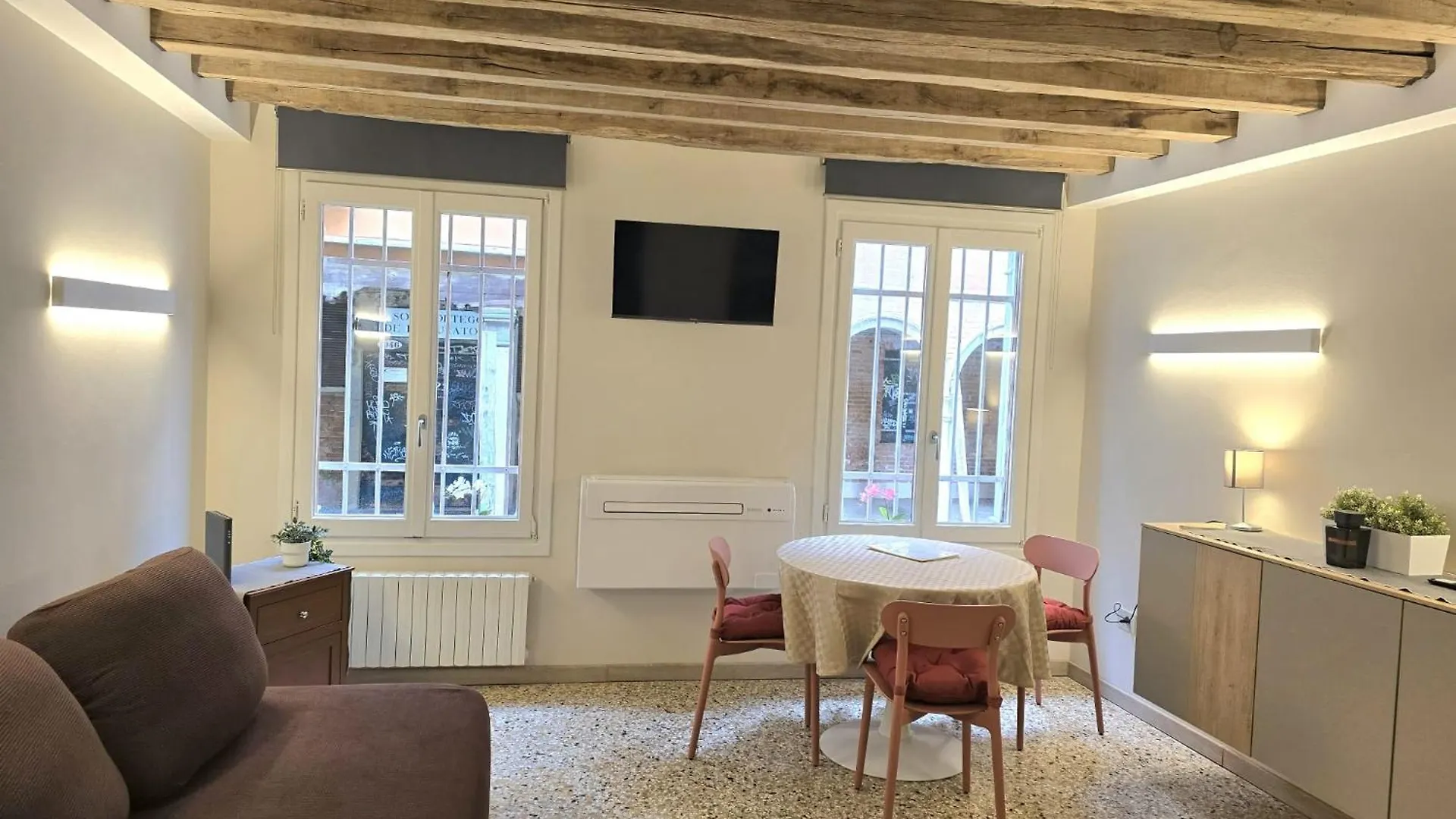 Apartment Cozy Studio With Canal View Venedig